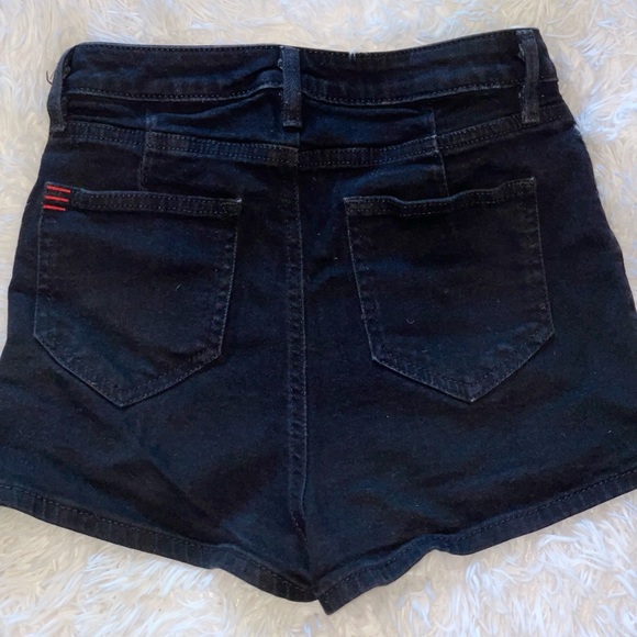 b d g  s h o r t s - Picture 5 of 5